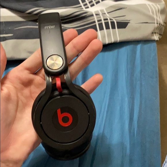 Beats - Picture 3 of 3